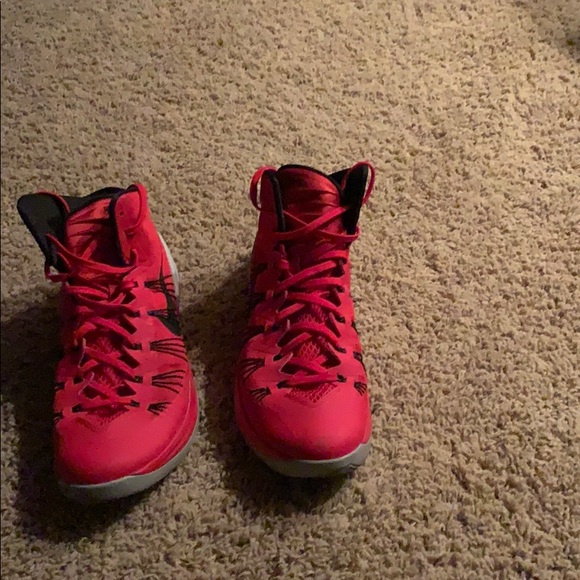 Red Hyper Dunks - Picture 3 of 5